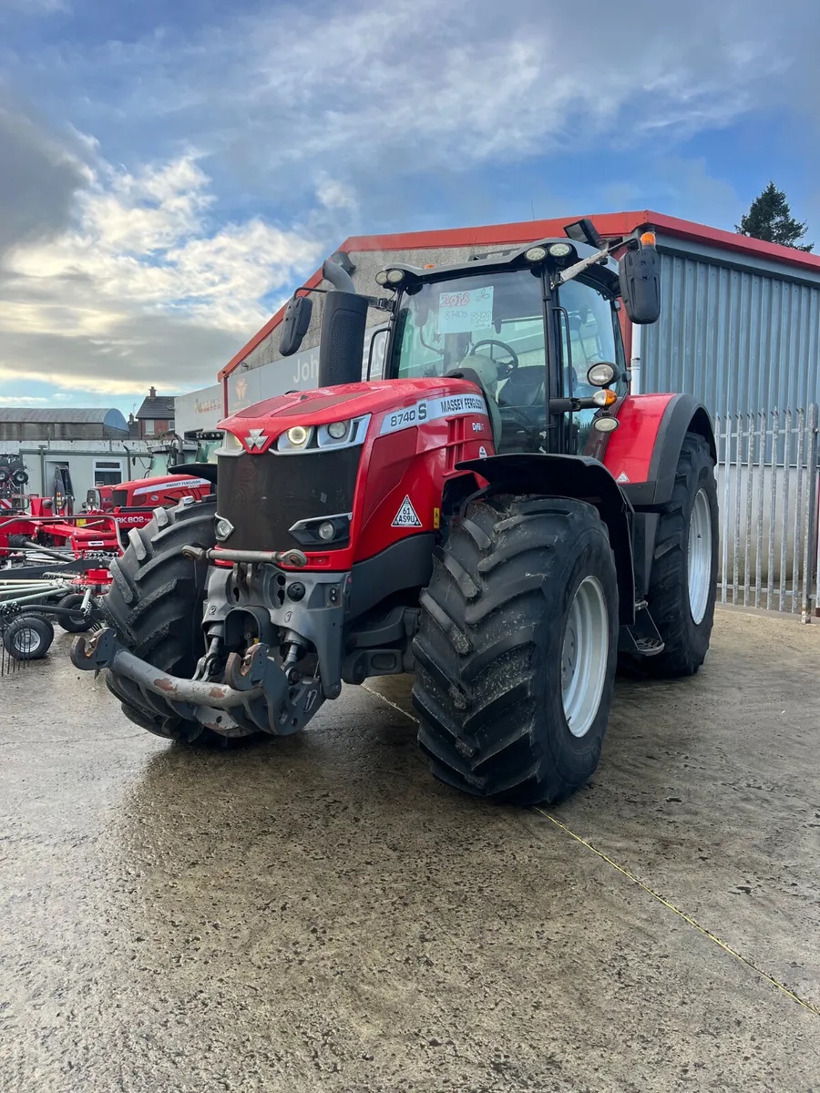 Massey Ferguson 8740S - Image 2