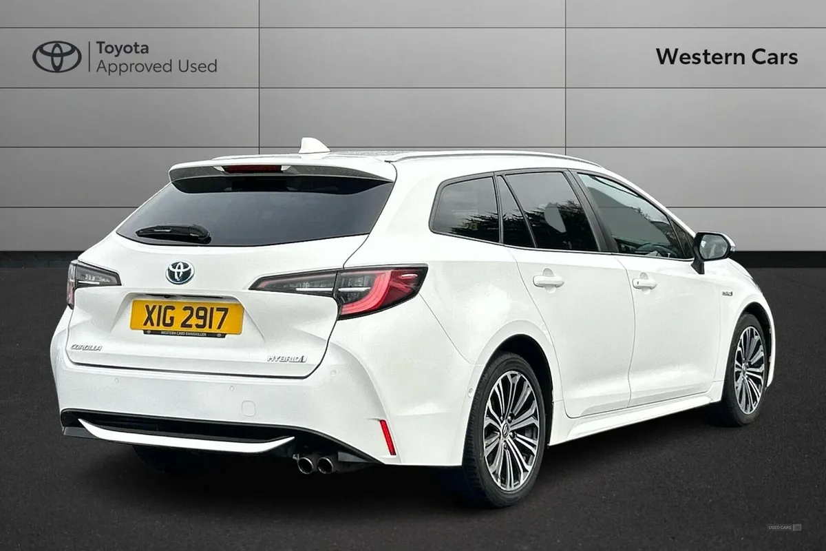 Toyota Corolla 2.0 VVT-h Design Touring Sports CVT - Image 2