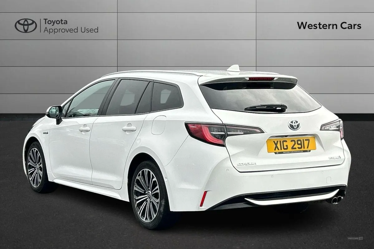 Toyota Corolla 2.0 VVT-h Design Touring Sports CVT - Image 4