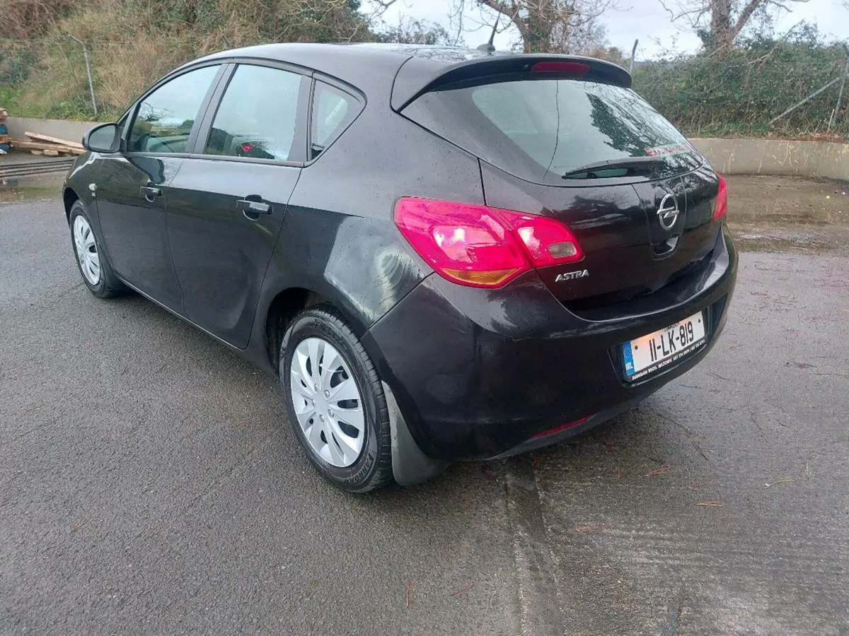 2011 opel astra 1.4 petrol nct 6/26 tax 12/25 - Image 3
