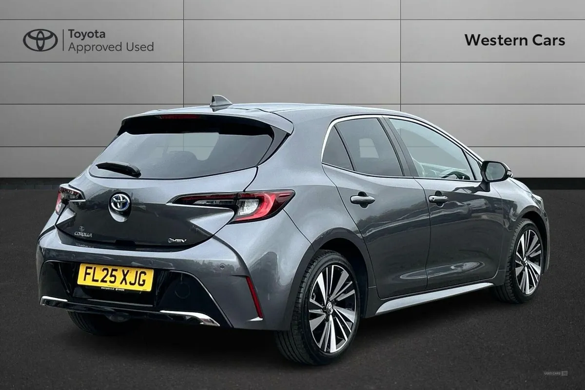 Toyota Corolla 1.8 VVT-h Design CVT Euro 6 (s/s) 5 - Image 2