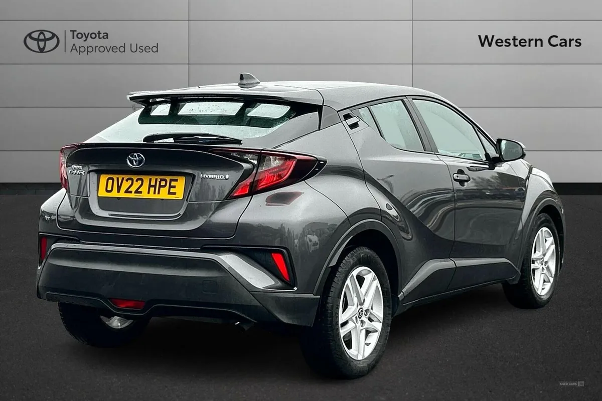 Toyota C-HR 1.8 VVT-h Icon CVT Euro 6 (s/s) 5dr - Image 2
