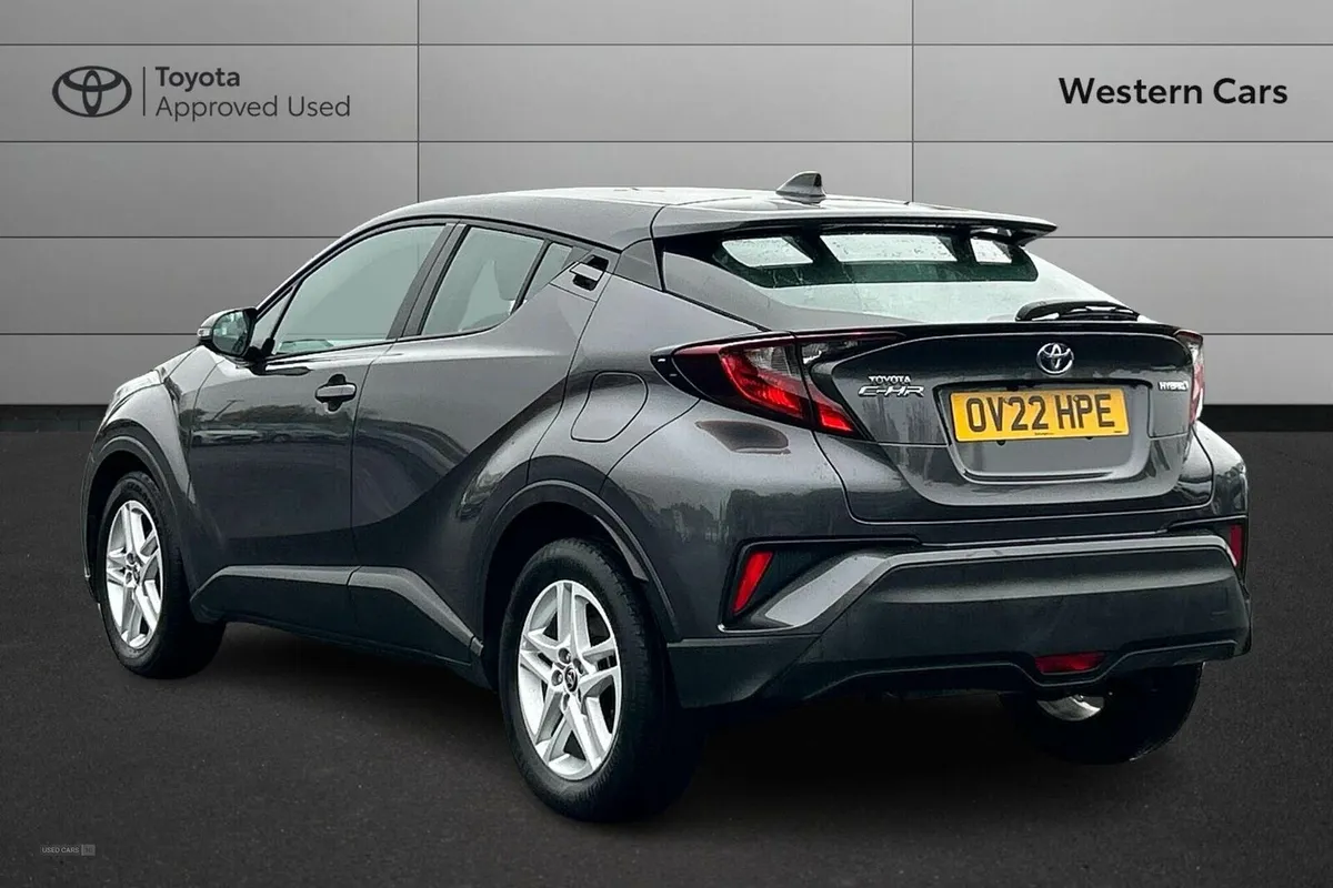 Toyota C-HR 1.8 VVT-h Icon CVT Euro 6 (s/s) 5dr - Image 4