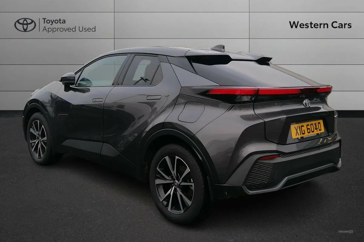 Toyota C-HR 2.0 VVT-h 13.6 kWh Design CVT Euro 6 ( - Image 4