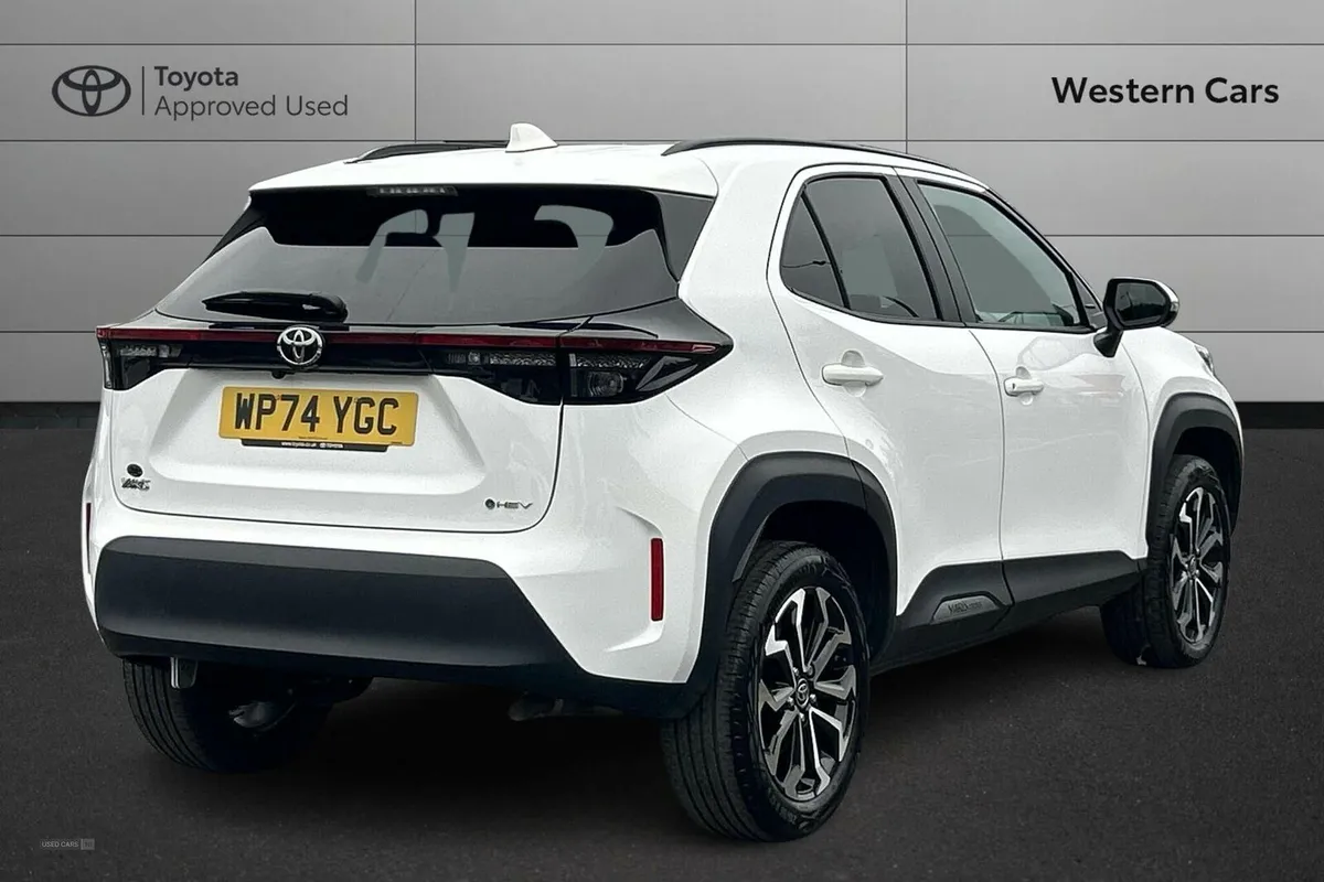 Toyota Yaris Cross 1.5 VVT-h Design E-CVT Euro 6 ( - Image 2