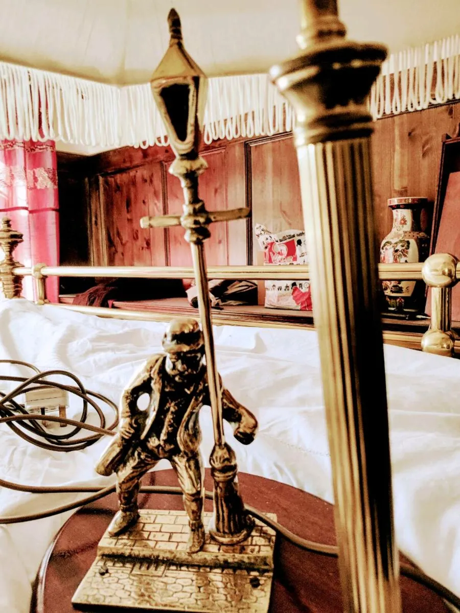 17TH CENTURY MAN, 14"Tall SOLID Brass Table Lamp ! - Image 1