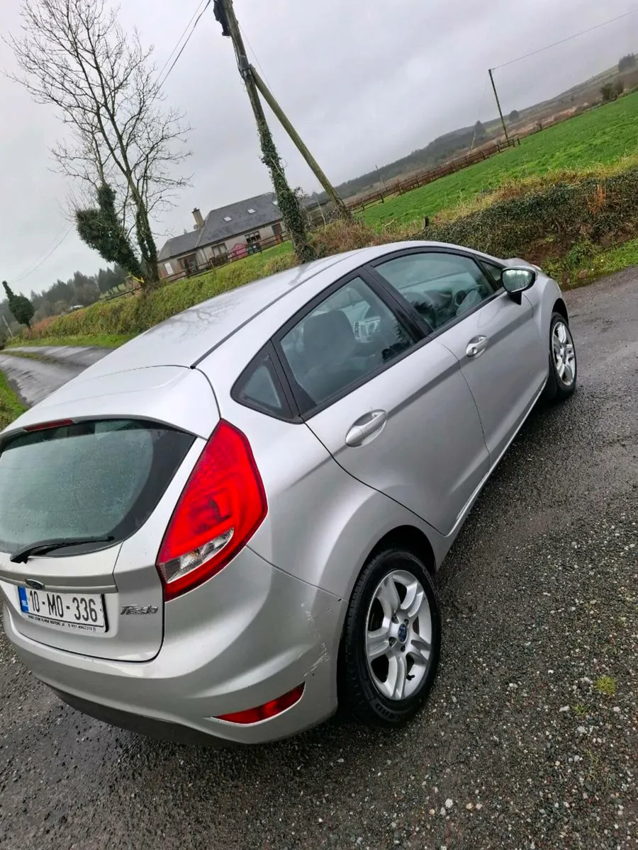 Ford fiesta - Image 4