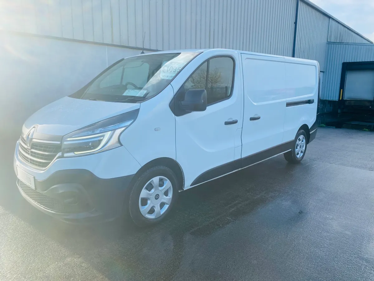 211 Renault Trafic 2.0 120bhp LWB €10,950 + VAT - Image 1