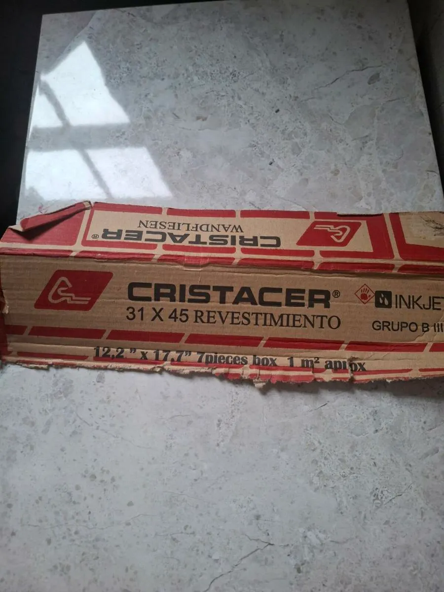 Bathroom tiles - Image 2