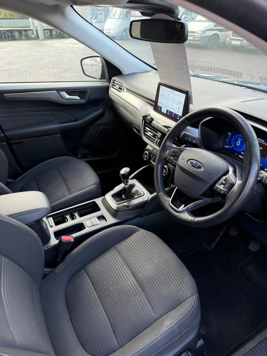 Ford Kuga 2022 - Image 3