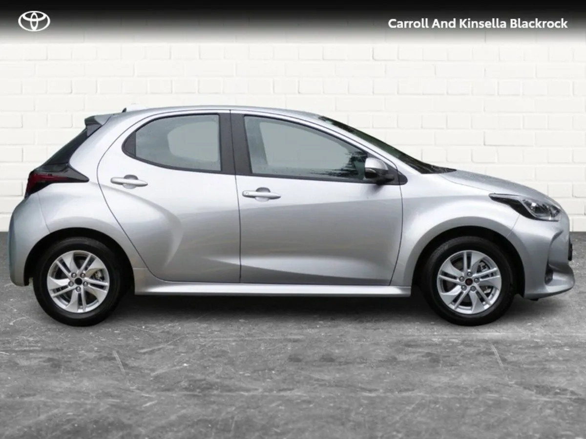 Toyota Yaris Hybrid Luna - Image 3