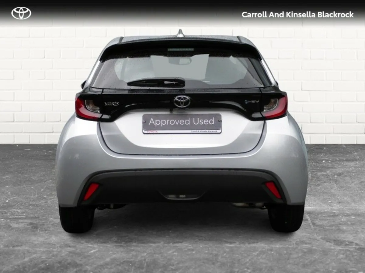 Toyota Yaris Hybrid Luna - Image 4
