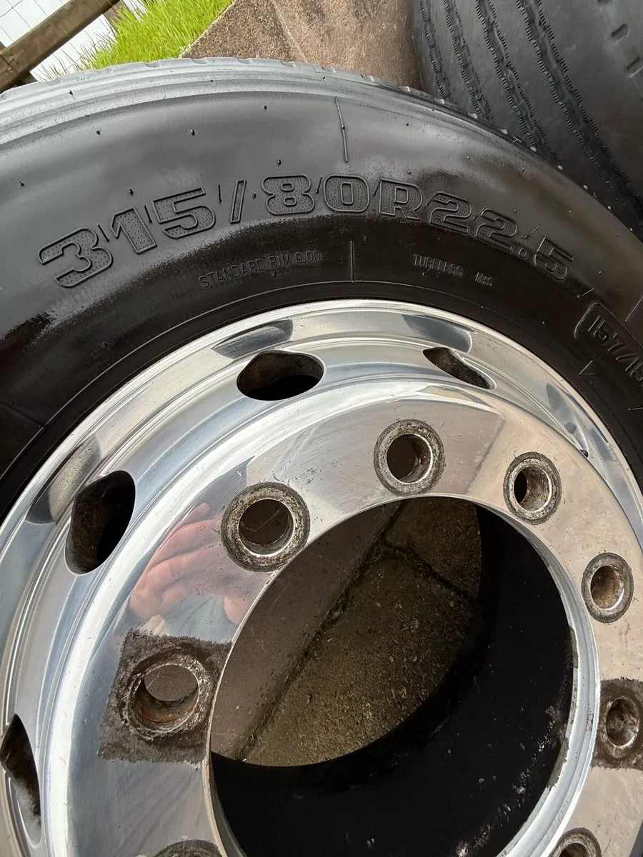 Alcoa Durabrite 22.5 Alloy Wheels - Image 3