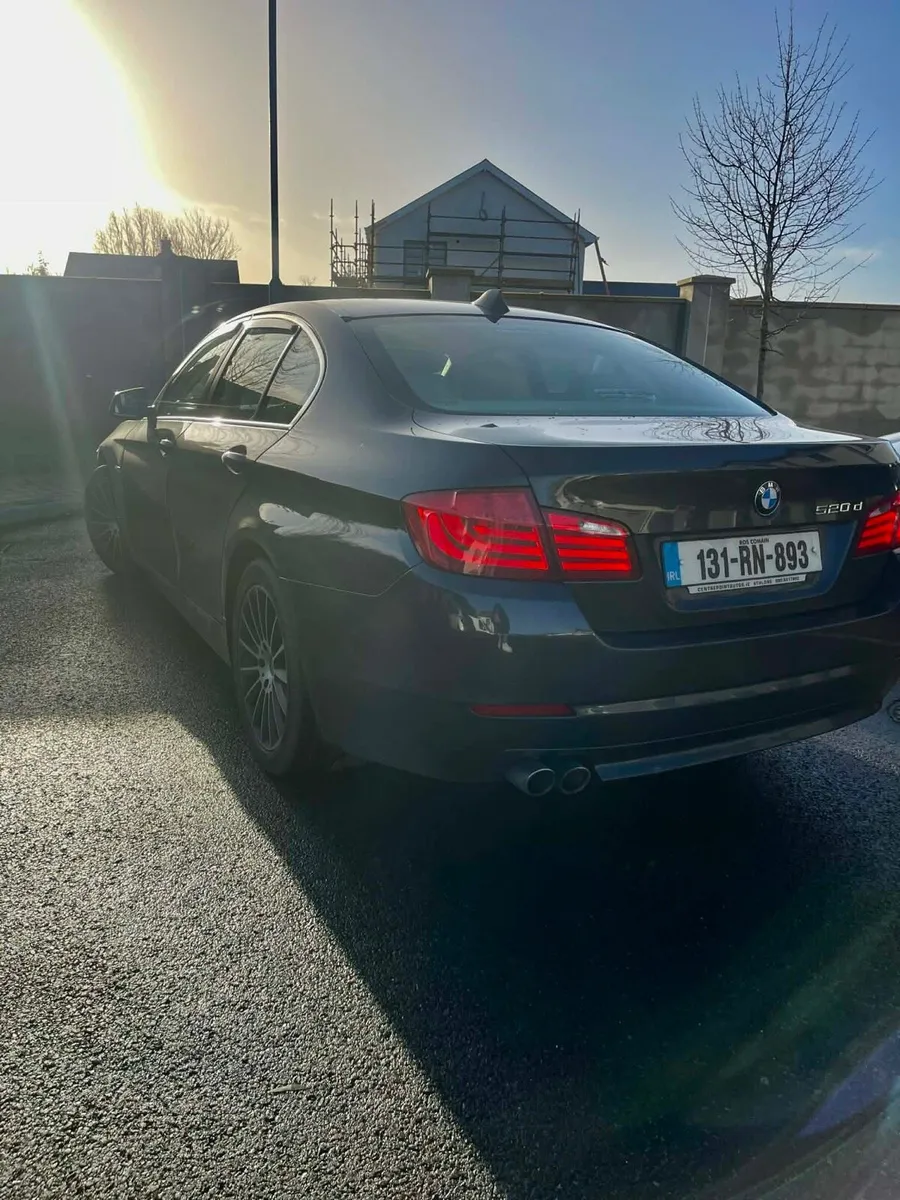 BMW 520d 2013 - Image 2