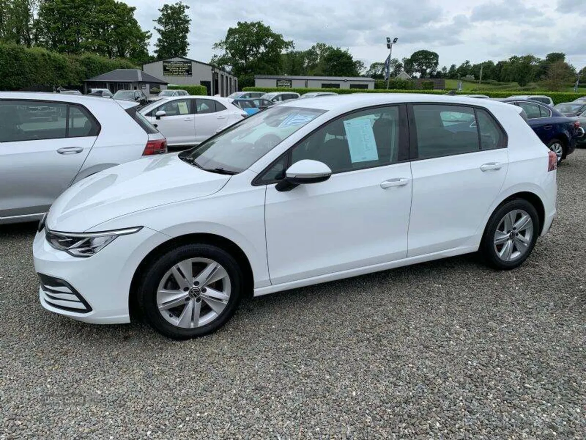 Volkswagen Golf Life - Image 2