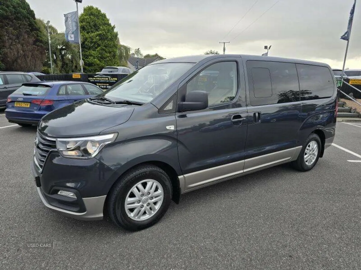 Hyundai i800 SE Nav - Image 2