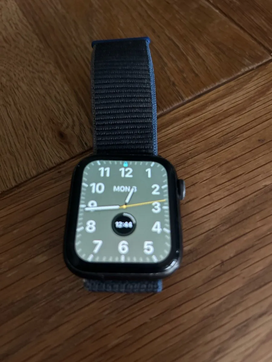 Apple Watch SE GEN 1 - Image 3