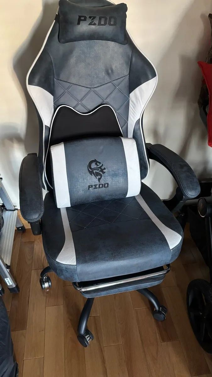 Gaming chair - Image 1