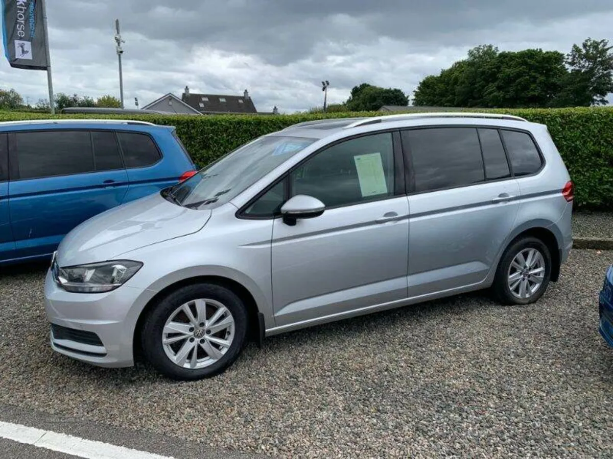 Volkswagen Touran SE Family - Image 2