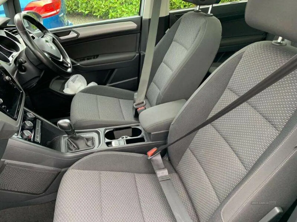 Volkswagen Touran SE Family - Image 4