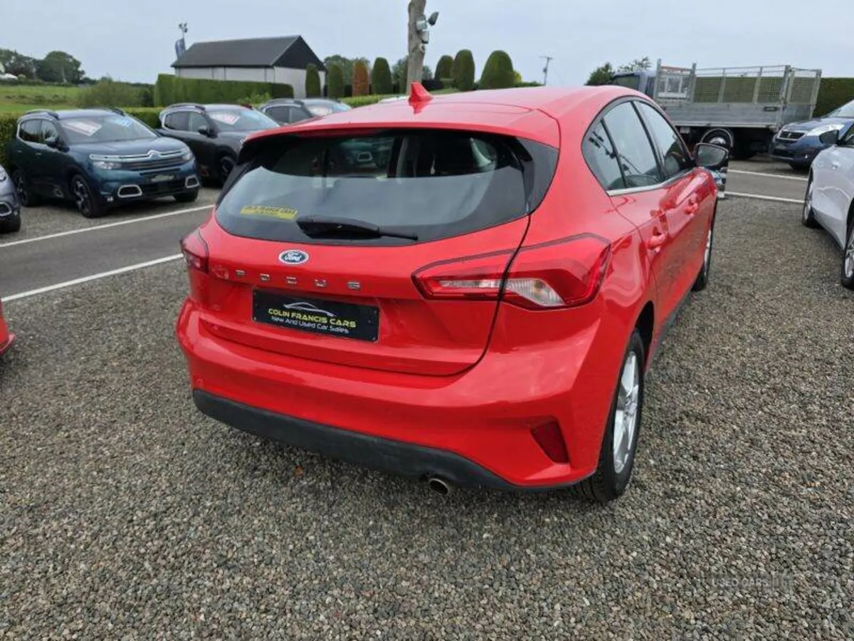 Ford Focus Zetec - Image 4