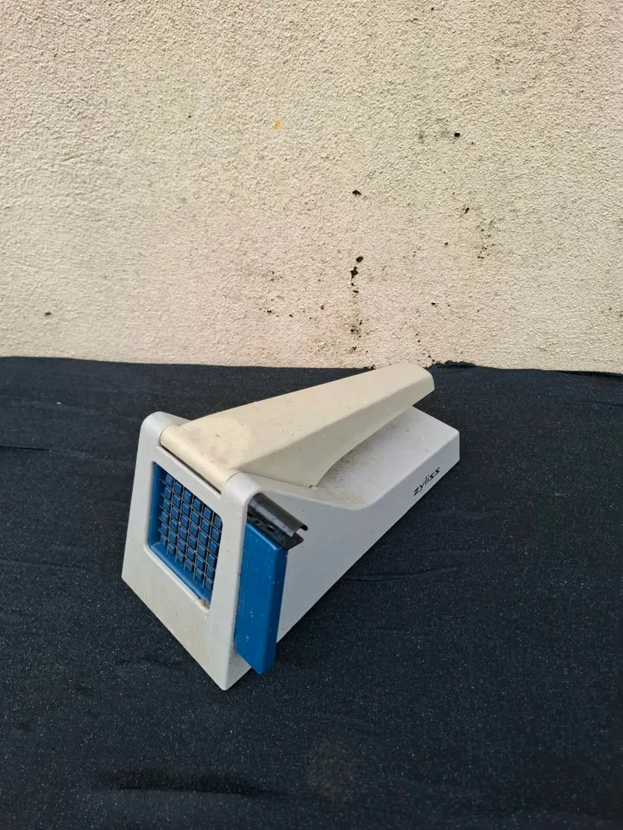 Vintage chips cutter possible to post