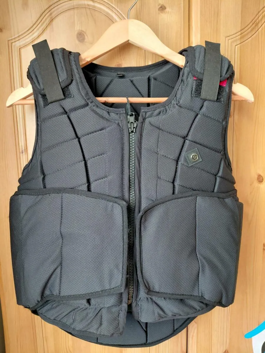 QHP ADULTS BODY PROTECTOR - Image 2