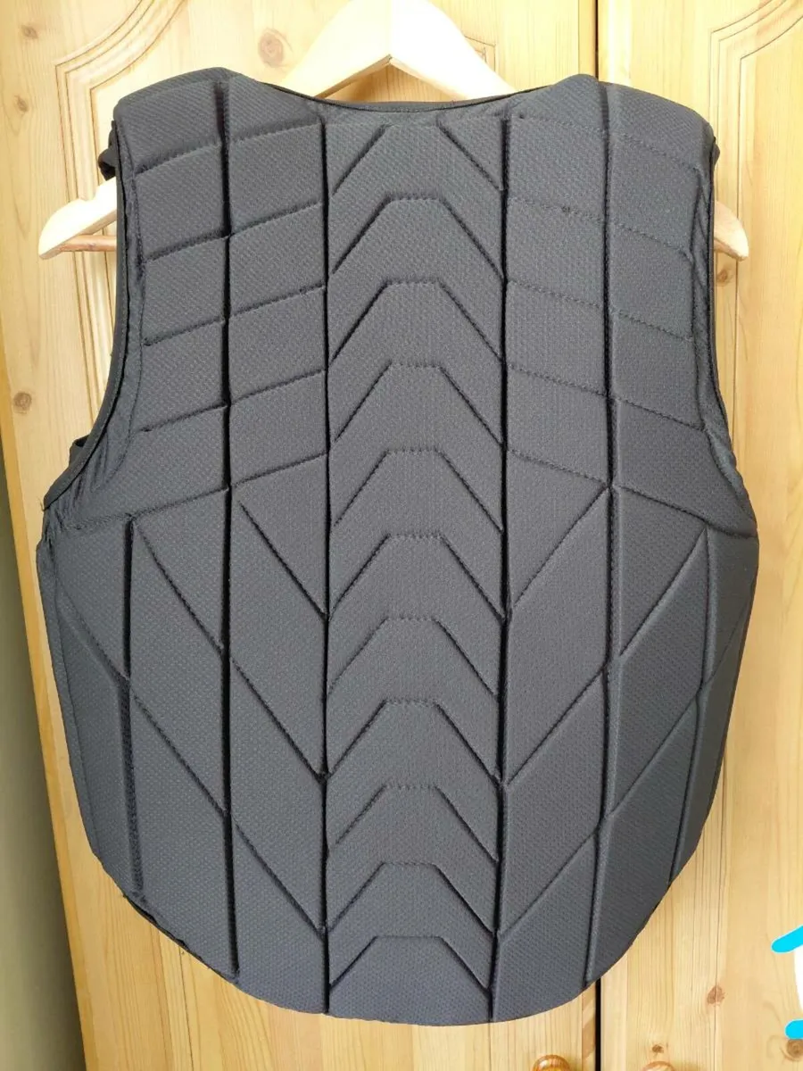 QHP ADULTS BODY PROTECTOR - Image 3