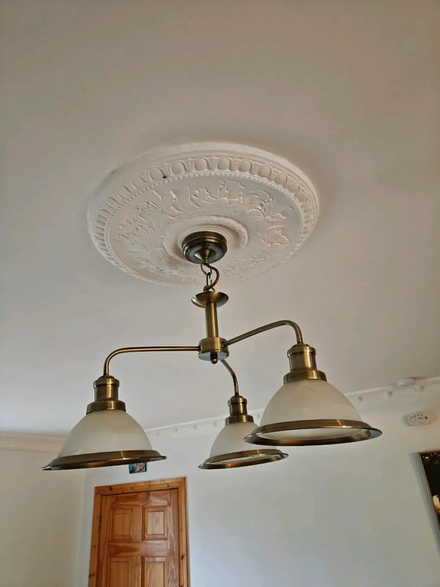 Sitting room chandler - Image 3