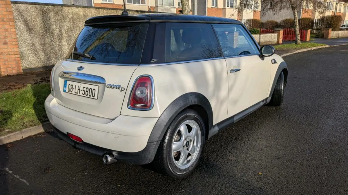 Mini Cooper D - Image 2
