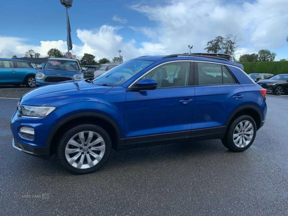 Volkswagen T-Roc SE - Image 2