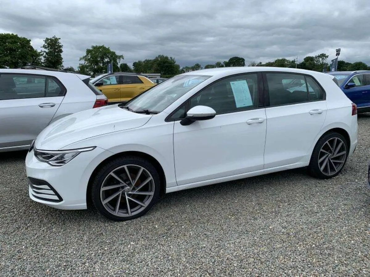 Volkswagen Golf Life - Image 2