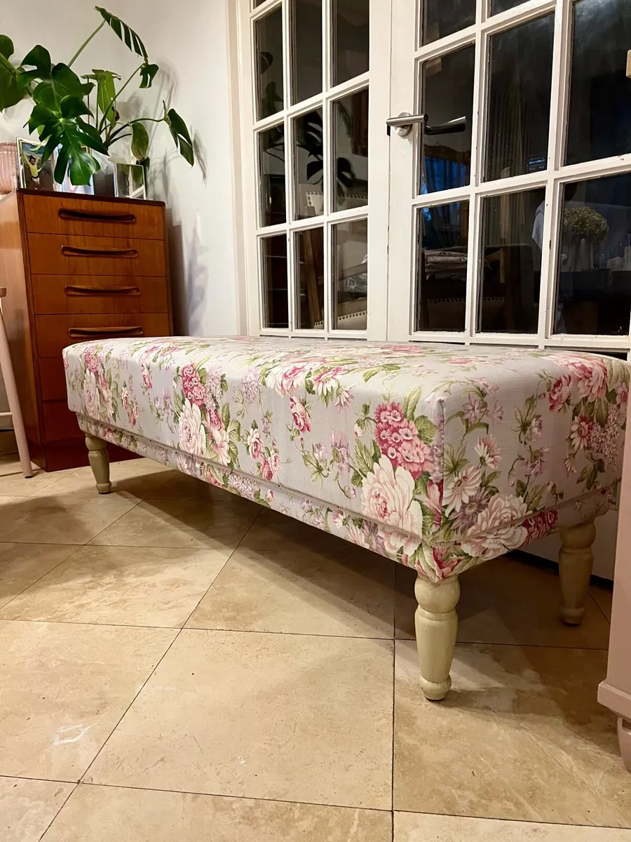 Vintage style bench and lampshade - Image 1