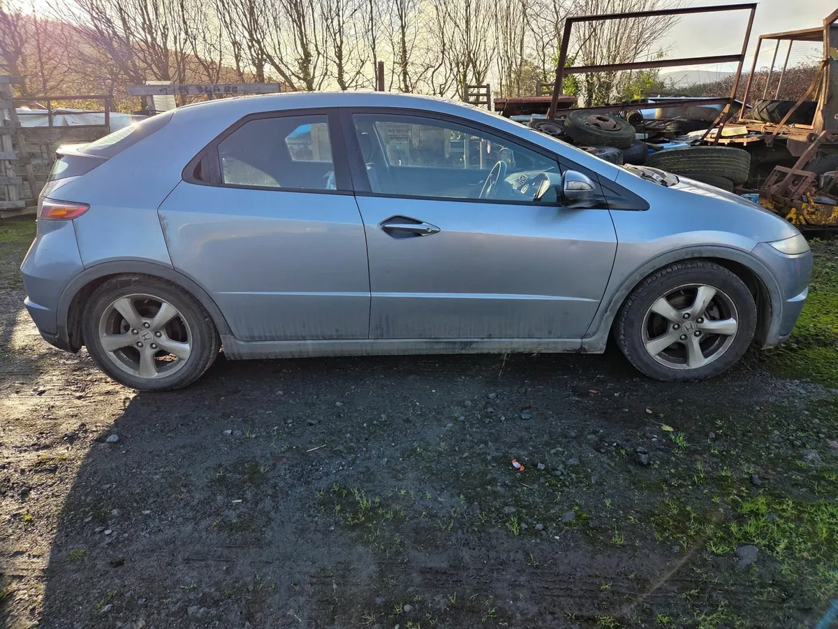 Honda Civic 2008 - Image 2