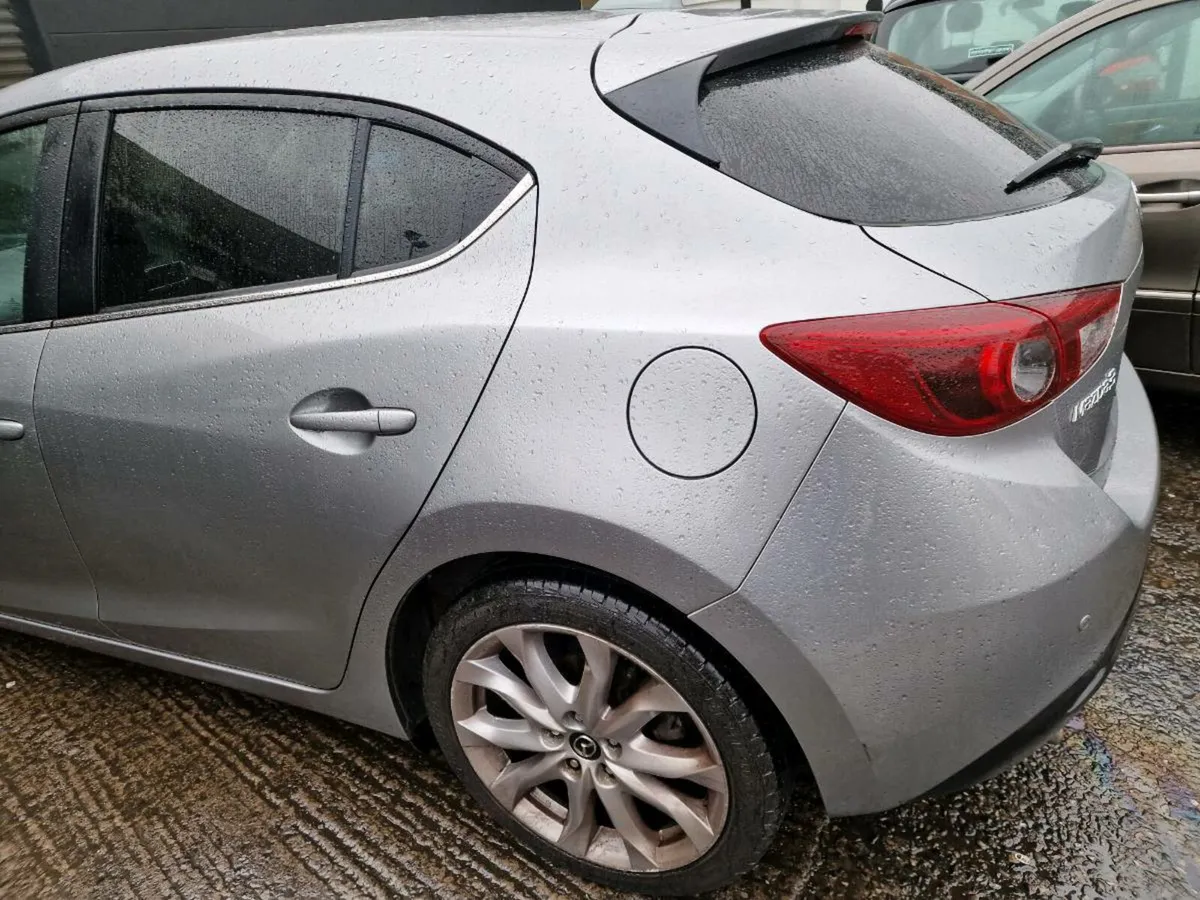 Mazda 3 GT Hatchback  2.2L (2015) – Immaculate - Image 4