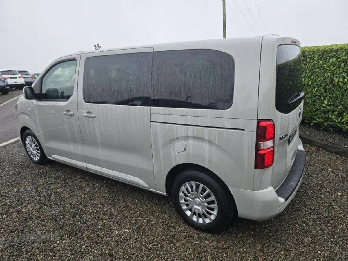Toyota Proace Shuttle Medium - Image 3