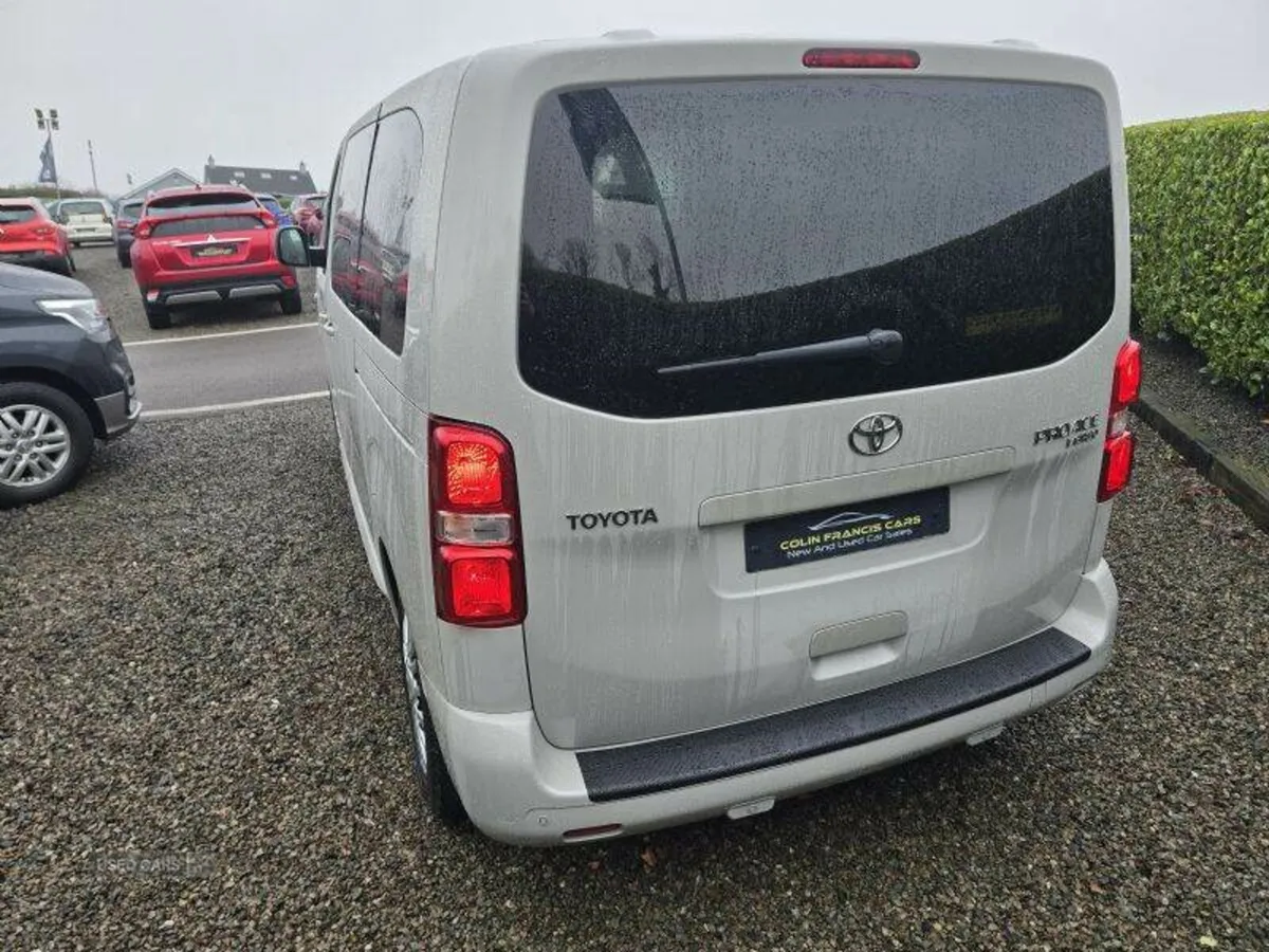 Toyota Proace Shuttle Medium - Image 4