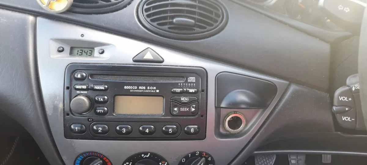 Ford Focus 2004 - Image 4