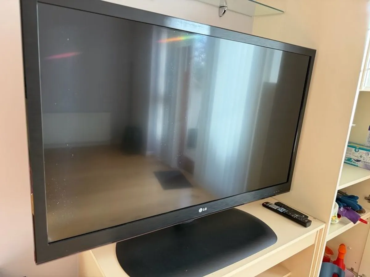 Lg Tv 47lv355u - Image 1