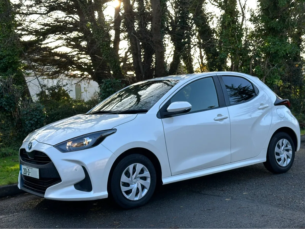 2020 TOYOTA YARIS HYBRID - Image 2