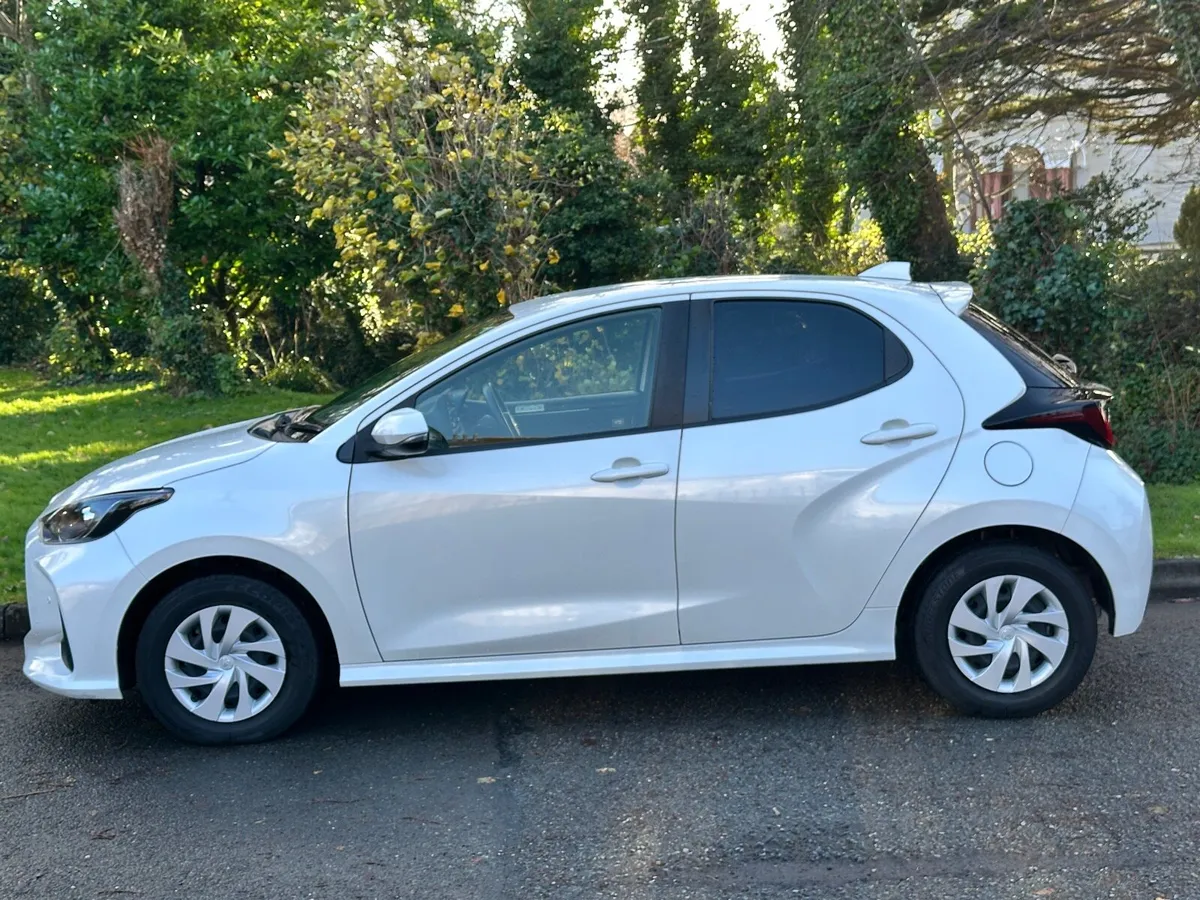 2020 TOYOTA YARIS HYBRID - Image 3