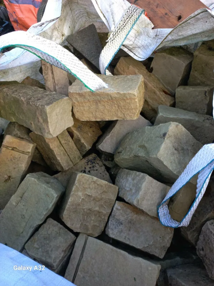 Building stone - Image 1