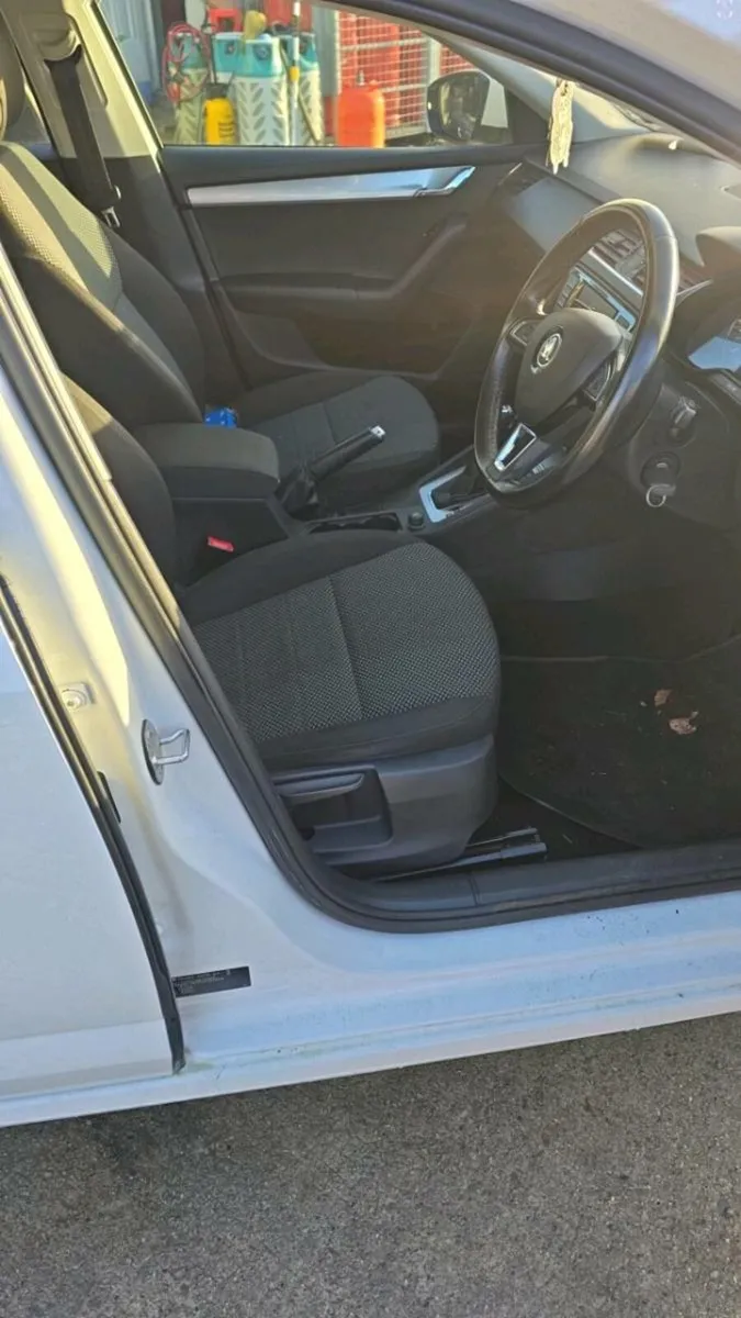 2016 skoda octavia - Image 2