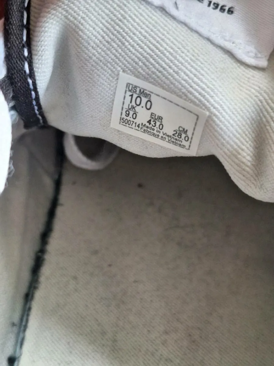 3 pair of shoes - Image 4