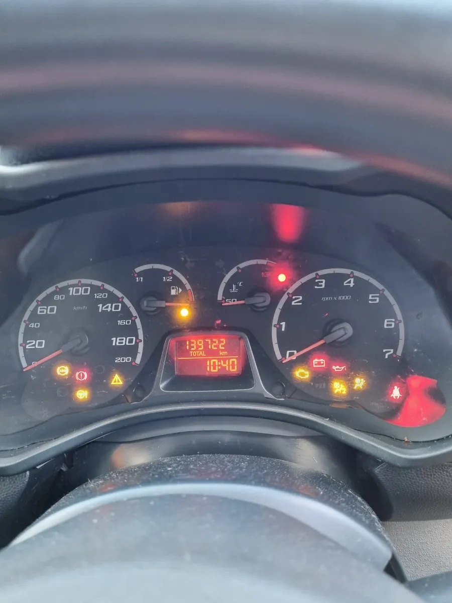 Ford KA 2010 - Image 2