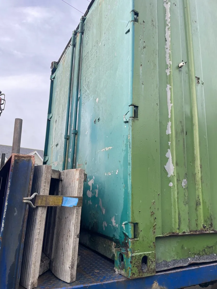 20’ container - Image 3