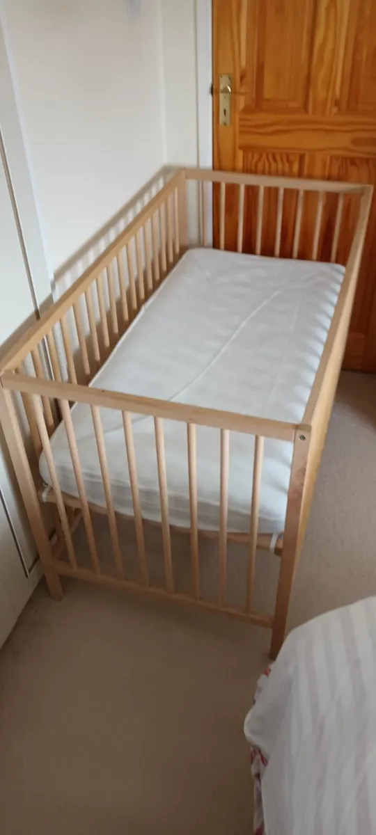 baby cot - Image 2