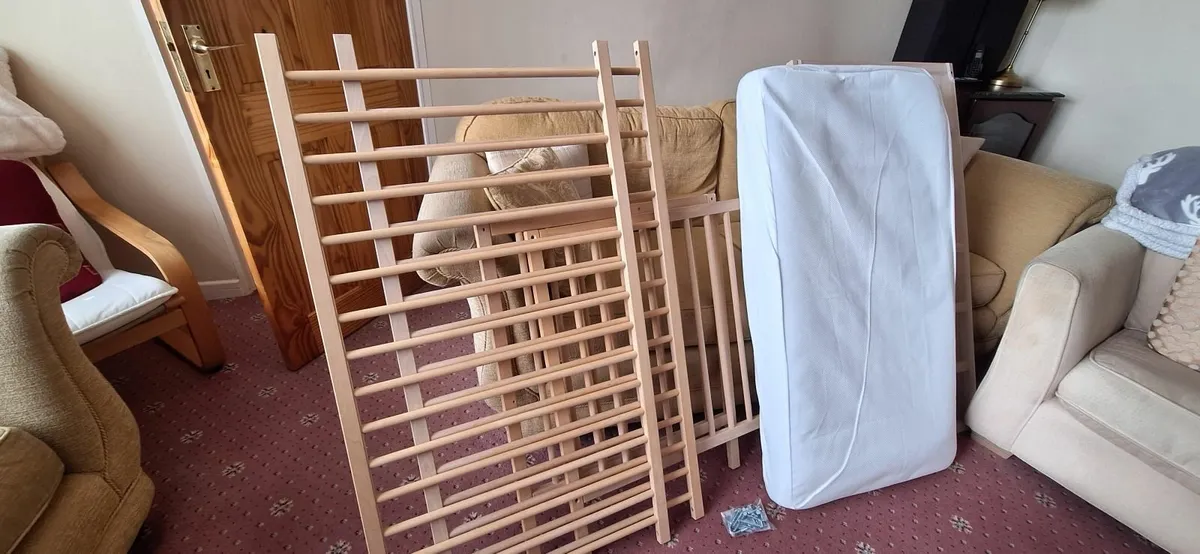 baby cot - Image 3