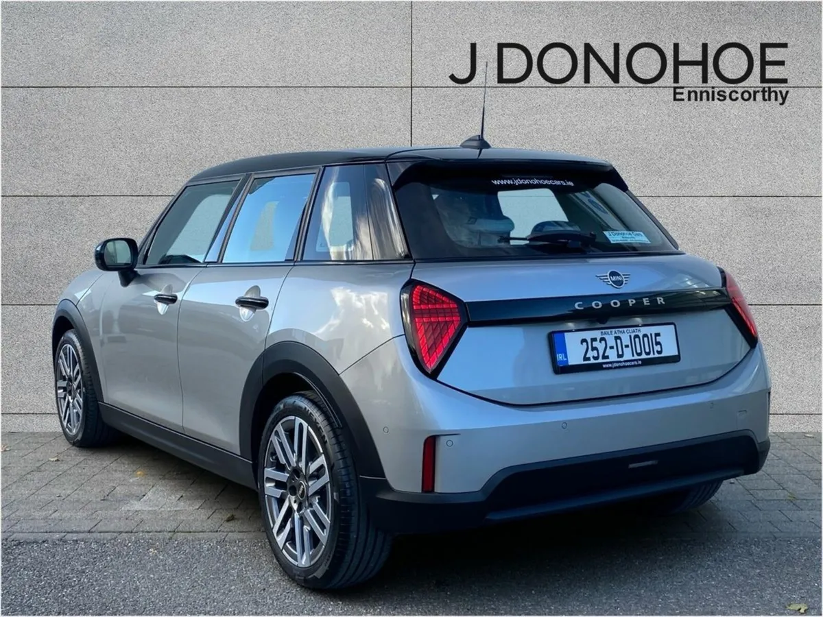 Mini Cooper Cooper Classic Auto - Image 3