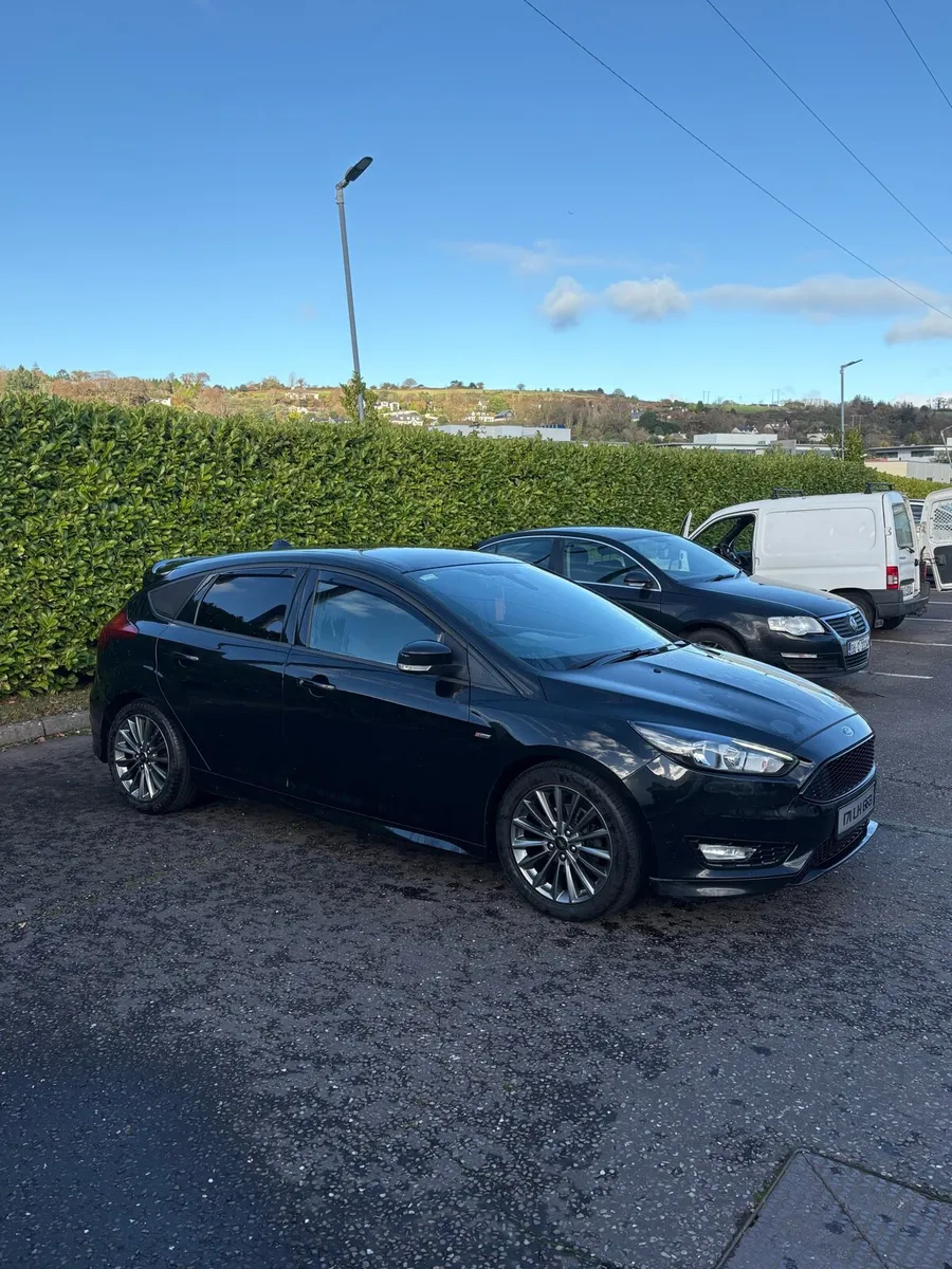 Ford Focus ST-Line 1.5 TD 6SPEED - Image 3